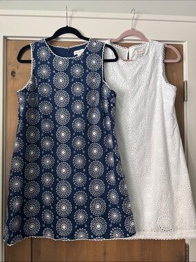 2 Eyelet Mini Shift dresses Womens M Blue White Cotton Embroidery Floral Beach